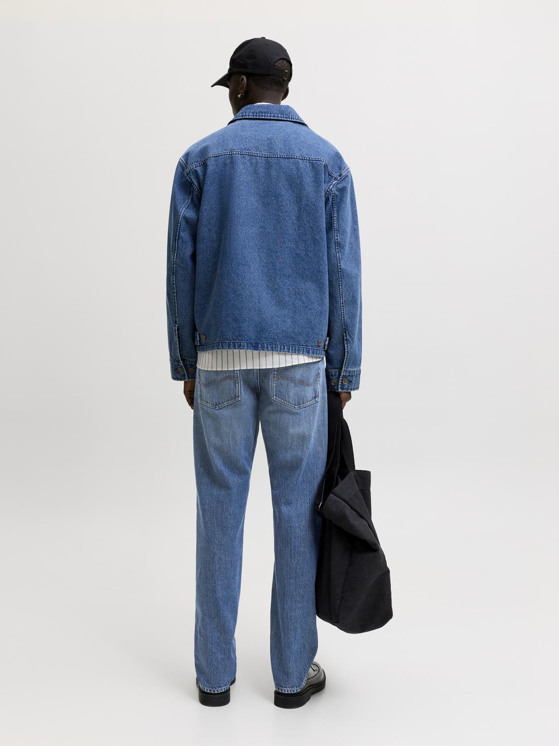 model_shot-back